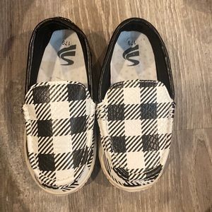 Checkered moccasin.  Size 10 toddler